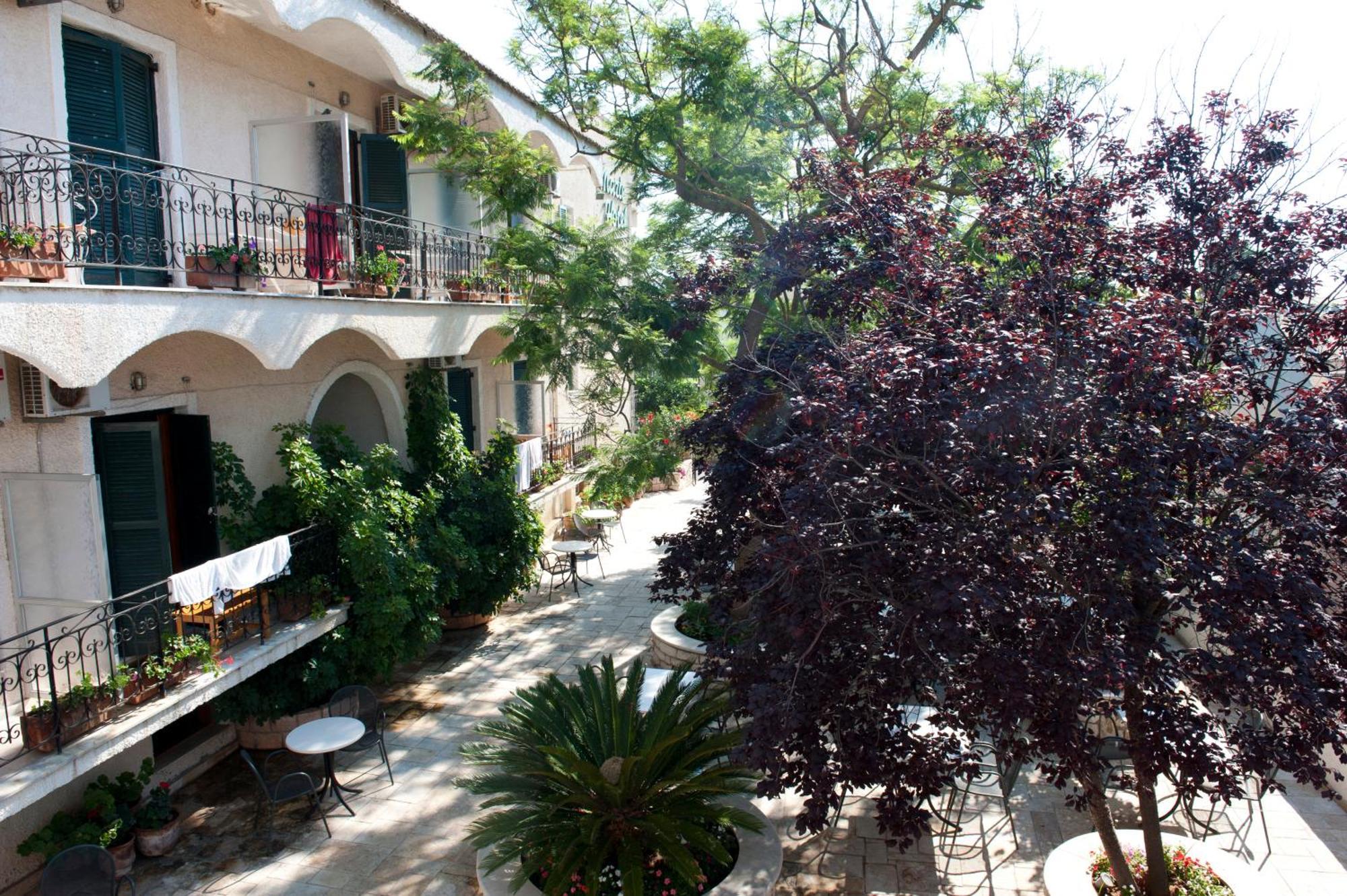 Marie Hotel Acharavi  Esterno foto